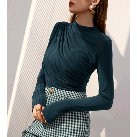 Mock Neck Ruched Slim Fit Pullover Tee - Picture 3 of 11